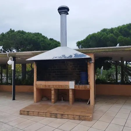 Neptuno Con Piscina En El Centro De * Castell-Platja d'Aro